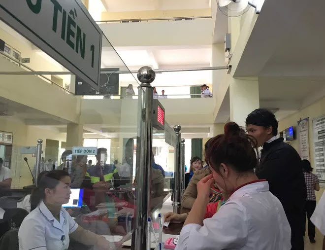 Làm thủ tục khám chữa bệnh tại Bệnh viện đa khoa tỉnh Sơn La