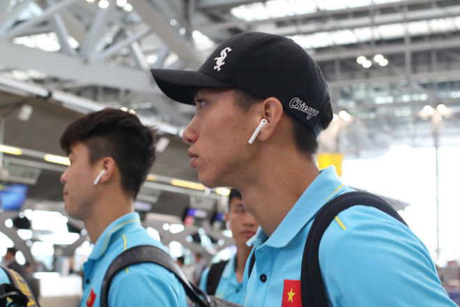 Văn Hậu
sẽ cùng một số thành viên ĐT Việt Nam bay về Hà Nội trước khi hậu
vệ này trở lại Hà Lan tập trung cùng đội bóng mới SC Heerenveen