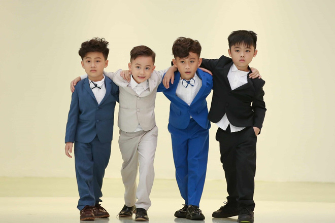 Lạc Thiên tạo dấu ấn với vẻ nghịch ngợm cùng ánh mắt sáng và rất có hồn. Cậu bé là một mẩu của nhóm F4 trứ danh của VJFW mùa 9 nhờ vẻ điển trai, lịch lãm trong những bộ suit thanh lịch.