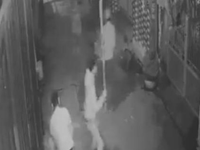 Pháp luật - 2 anh em bị truy sát bằng dao và côn ba khúc