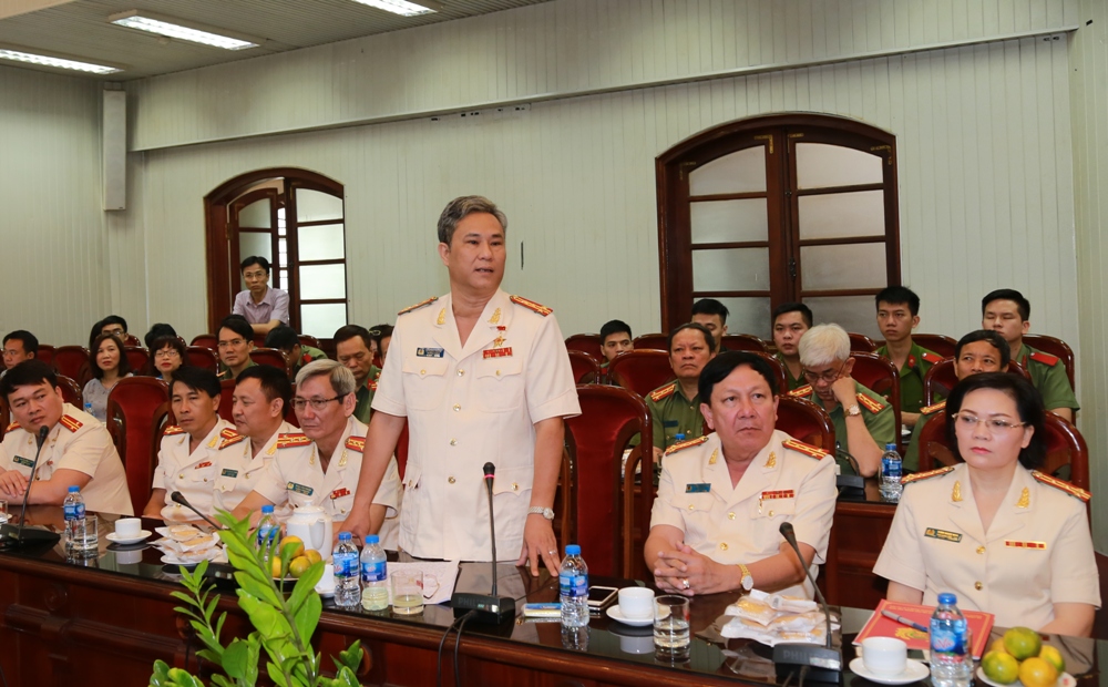 Đại tá Lê Hồng Thắng khi đã nhận danh hiệu Anh hùng lực lượng vũ trang nhân dân.