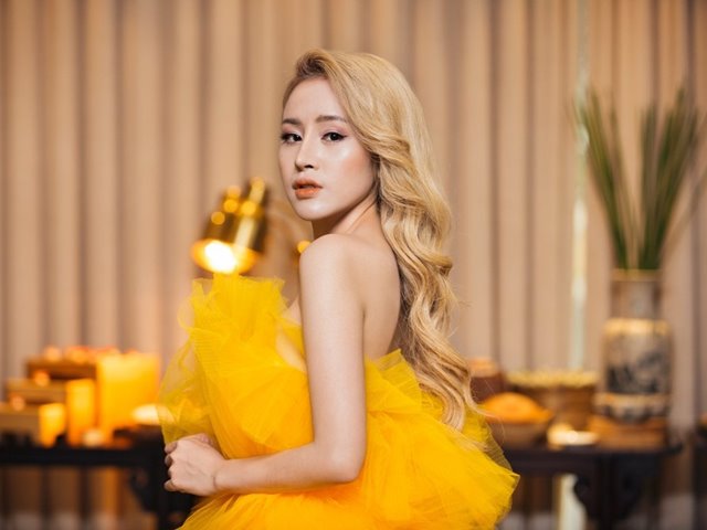 Làm đẹp - Chiếc mũi mới sửa, như "đường băng thẳng cánh cò bay" của Bà Tưng