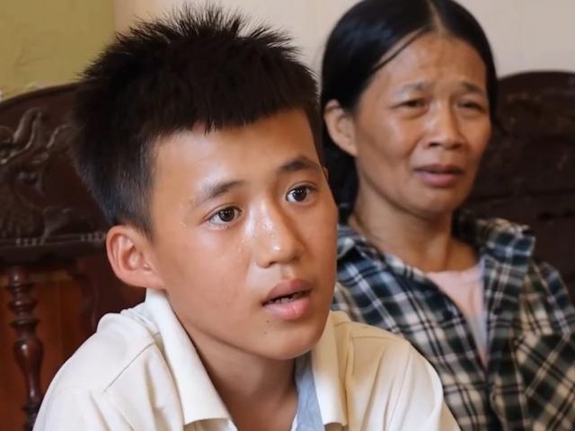 Tin tức trong ngày - Ngư dân 16 tuổi kể chuyện ăn bèo, bơi 25 giờ trên biển