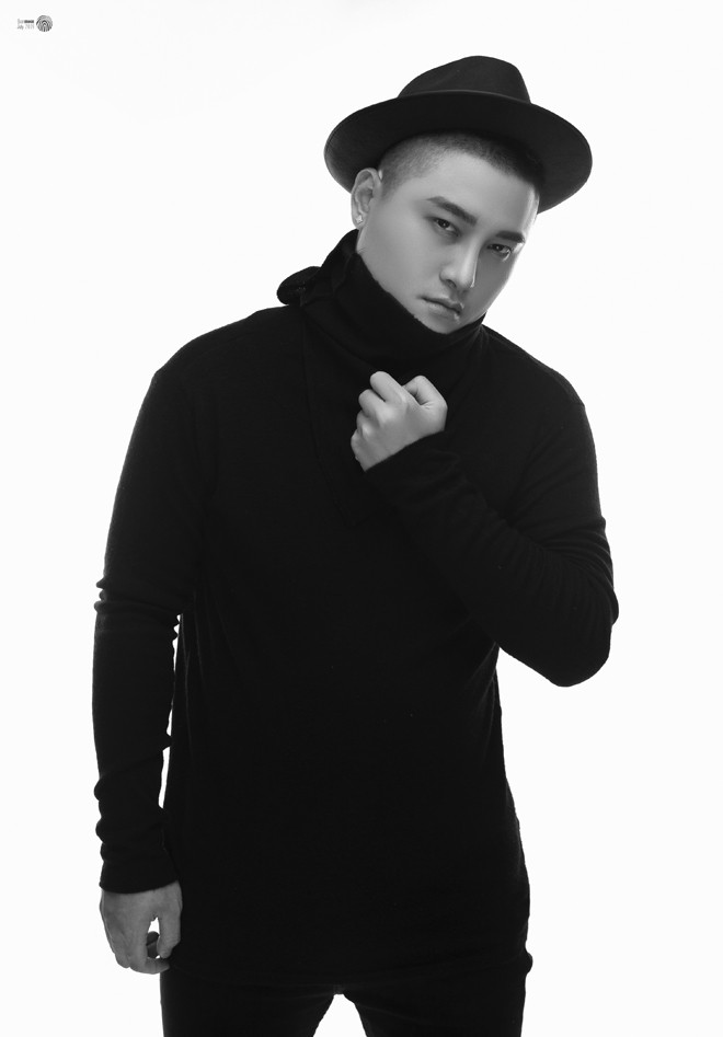 Vũ Duy Khánh từng bị ném đá rách đầu khi mới vào nghề