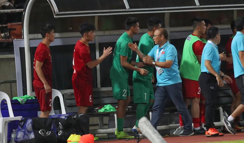 Thầy trò ông Park không chỉ đối đầu với Thái Lan… - 1