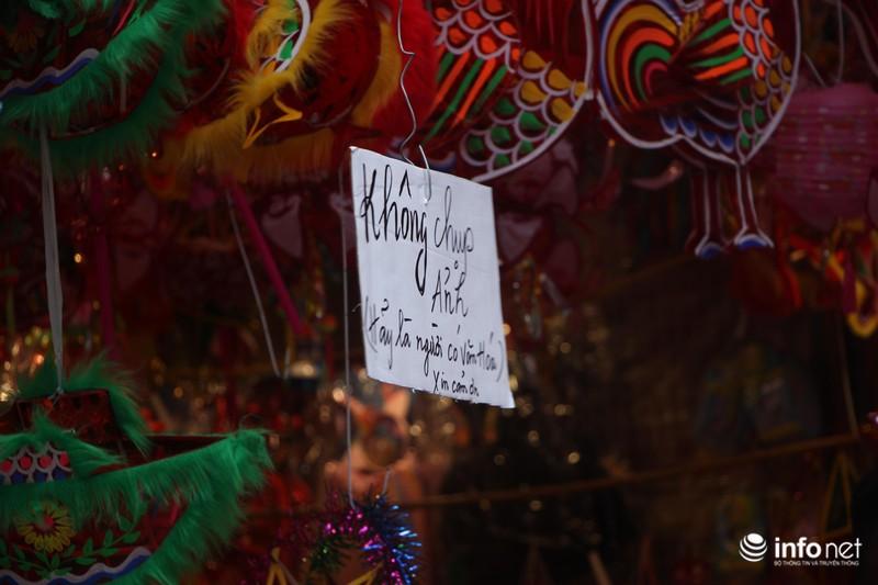 Thực hư chuyện chụp ảnh tại phố Hàng Mã phải mất phí 100.000/lần chụp - 4