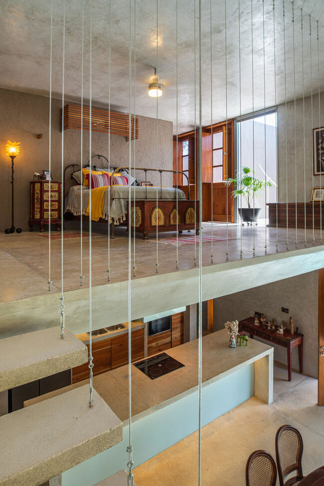 Do người chồng có xuất thân từ tộc người Yucatecan&nbsp;nên anh muốn căn phòng ngủ của mình được thiết kế theo văn hóa cổ điển.