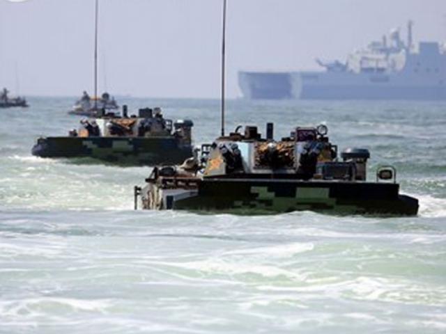 Thế giới - Thủy, lục, không quân TQ đồng loạt tập trận đổ bộ, cảnh báo sắc lạnh Đài Loan