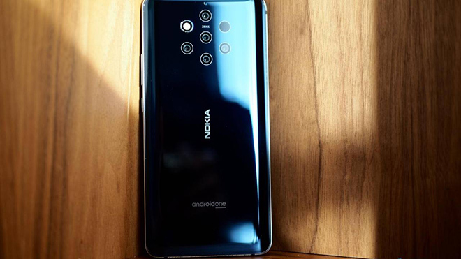 Nokia 9 PureView đi kèm 5 camera ở mặt sau...