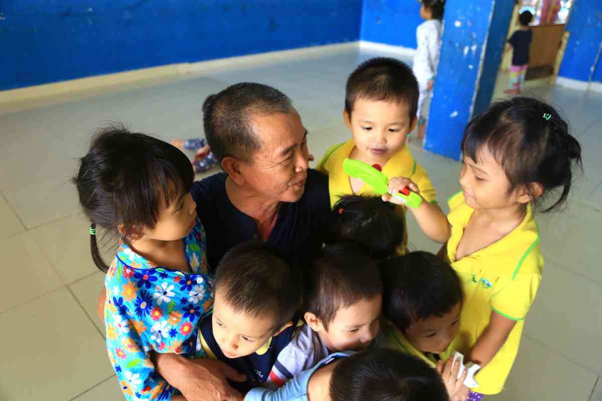 88 bé sống chung với nhau, giữa các bé thường xảy ra va chạm nhưng chưa bao giờ nói bậy. Ảnh: V.D