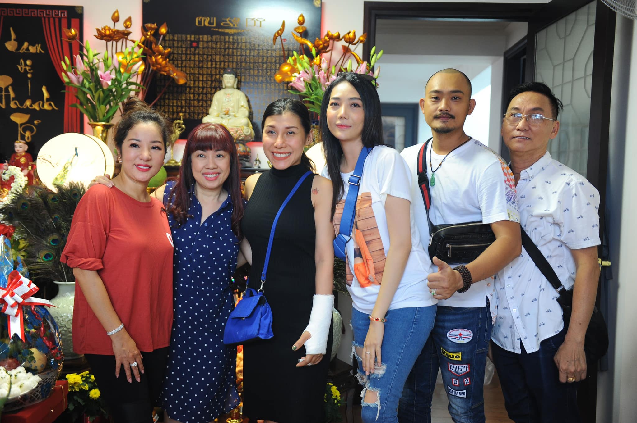 Thúy Nga lần đầu tổ chức cúng Tổ nghề ở Việt Nam sau khi sang Mỹ - 1