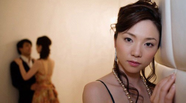 Tôi đã chấp nhận cuộc hôn nhân không hạn phúc cho tới nhày chính tôi nhìn thấy cảnh anh tay trong tay với người đàn bà khác. Ảnh: I.T