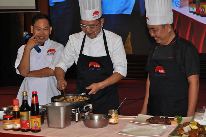 Dầu hào Lee Kum Kee được đầu bếp Chan Kwok Keung (Hong Kong) sử dụng như một bí quyết để tạo nên các món ăn hấp dẫn