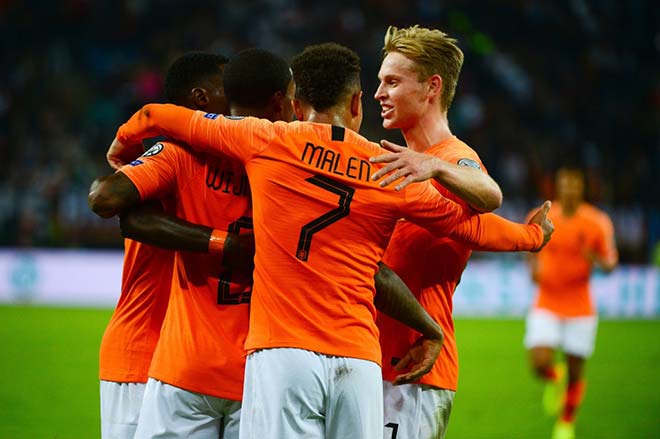 Hà Lan thắng lớn Đức để áp sát nhóm 2 đội dẫn đầu bảng