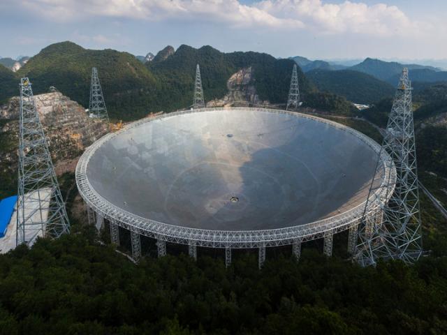 Kính viễn vọng Trung Quốc bắt được tín hiệu của người ngoài hành tinh?