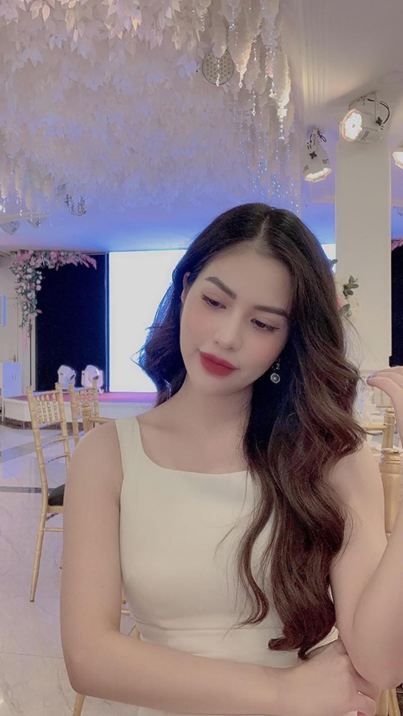 Hương Trần ngày càng "thăng hạng" về nhan sắc.