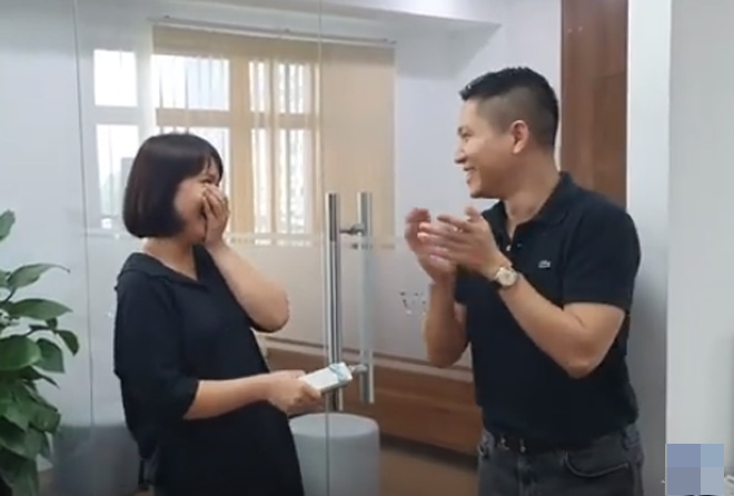 Xôn xao nữ nhân viên Hà Nội được sếp tặng ô tô sang nhân ngày sinh nhật - 1