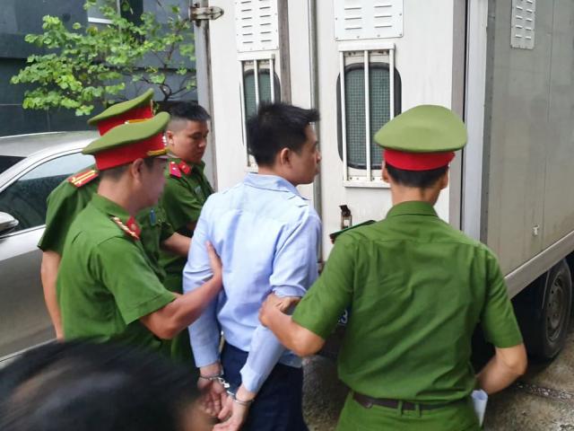 Pháp luật - Vụ hiếp dâm bé gái 9 tuổi: Bị cáo chối tội và lời kể kinh hoàng của nhân chứng