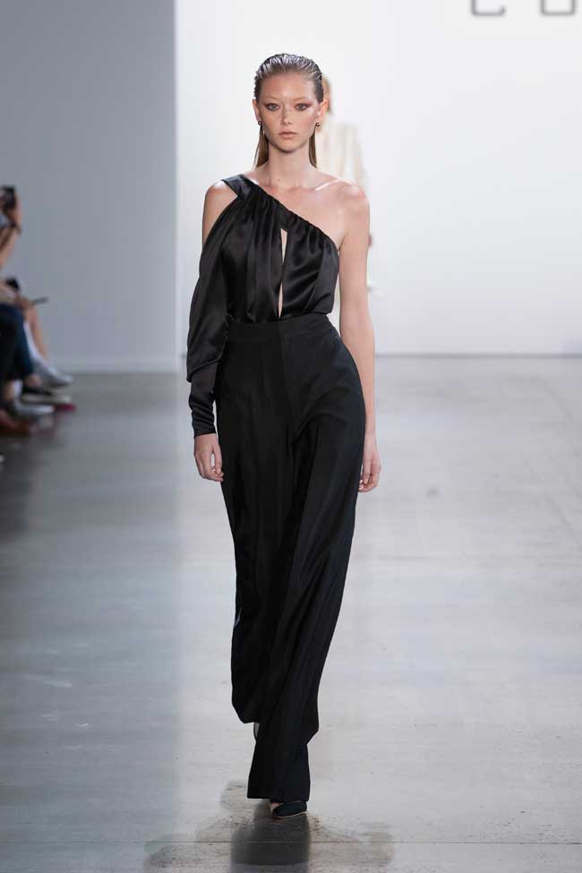  Từ
sau Cuộc dạo chơi của những vì sao, người ta dễ dàng tìm thấy sự
nhạy cảm của Công Trí trong việc khai thác những chi tiết nhỏ. Khác
với cách nhiều người nhìn thế giới rộng lớn, Công Trí quan sát vạn
vật từ tiểu tiết, đắm chìm vào những chiêm nghiệm hình thành từ các
chi tiết gần gũi và tinh tế. 