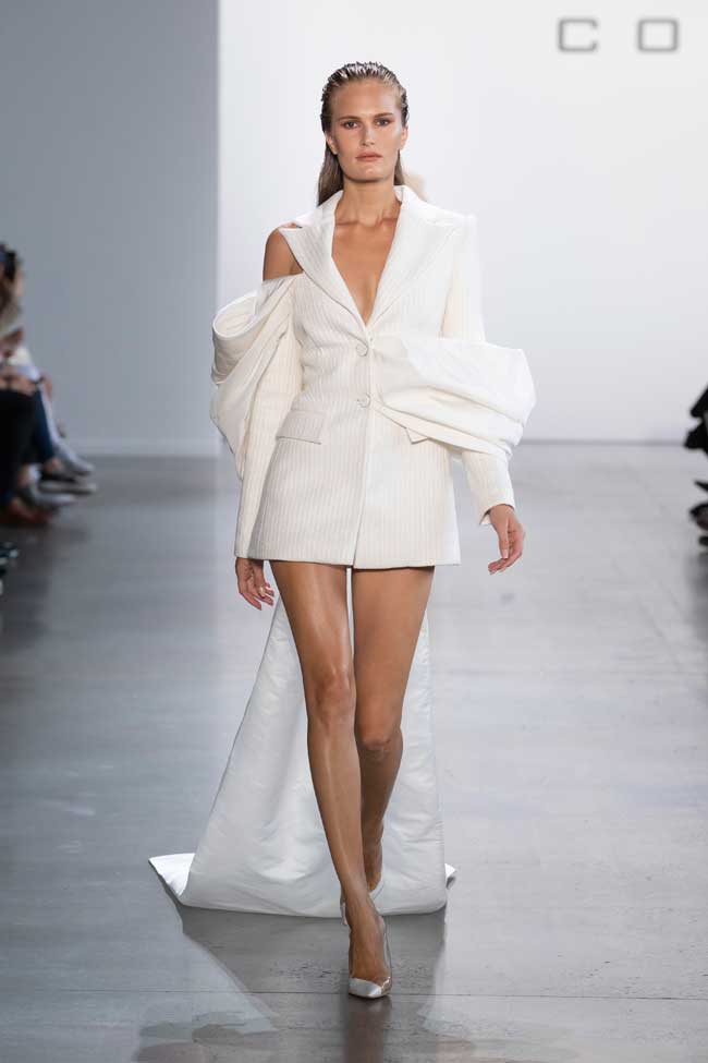 Bộ sưu
tập có nhiều màu sắc, từ trắng trong...