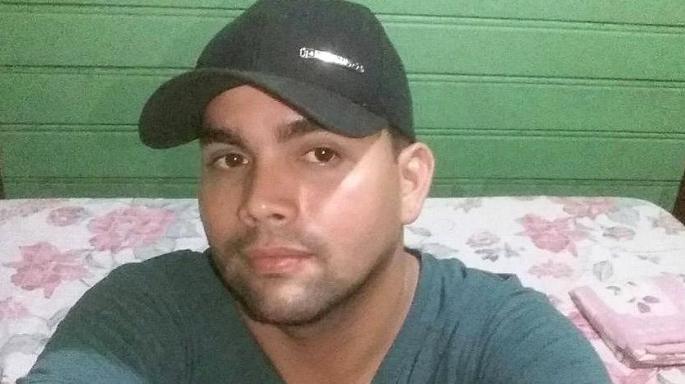 Ông Maxciel Pereira dos Santos, một nhà hoạt động môi trường bị bắn hai phát vào đầu khi đang lái xe trên phố (ảnh The Times)