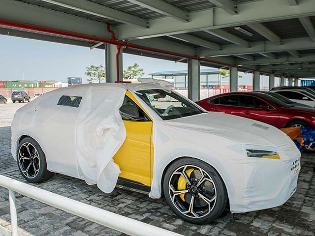 Ngắm xe - Siêu SUV Lamborghini Urus thứ 3 chính hãng có mặt Việt Nam