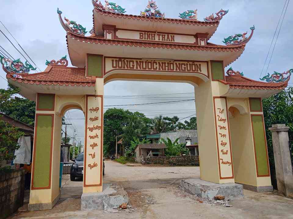 Vụ dân vây nhóm côn đồ đập phá cổng làng: Giám đốc mỏ đất là kẻ chủ mưu - 1