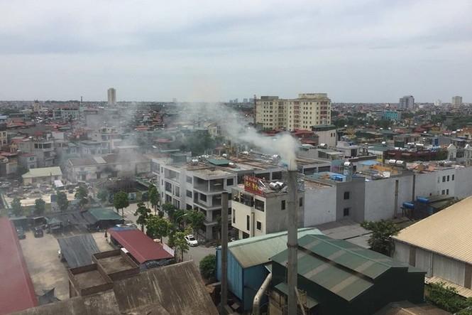 Tại nhiều lần họp tiếp xúc cử tri, người dân phản ánh tới chính quyền sở tại, cơ quan chức năng nhưng hoạt động sản xuất của nhà máy thuộc công ty này vẫn diễn ra bình thường. Năm 2011, Cty Dệt kim Đông Xuân khánh thành và đưa vào hoạt động nhà máy sản xuất rộng gần 20ha tại Hưng Yên nhưng vẫn duy trì cơ sở sản xuất tại 524 Minh Khai khiến cử tri nhiều lần kiến nghị khắc phục hoặc dừng hoạt động do ô nhiễm khói, bụi.&nbsp;