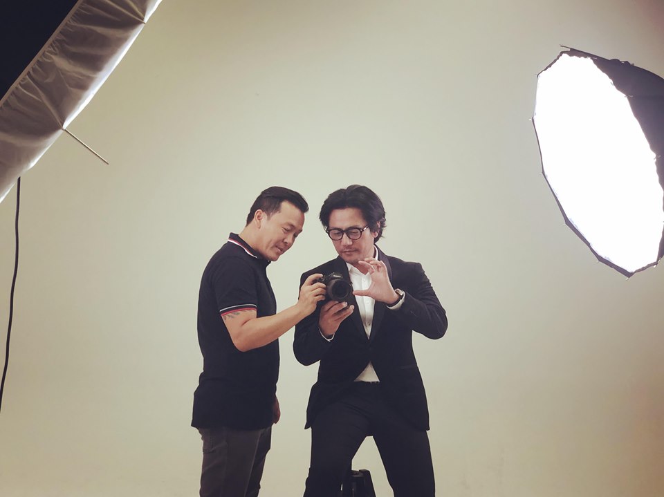 'Vua quảng cáo kiếm 3 tỷ/phút' khoe giọng hát, fan ruột cũng ngỡ ngàng - 2