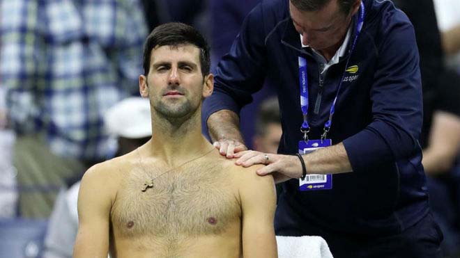Djokovic dính chấn thương, phải rời US Open 2019