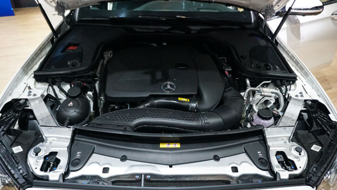 Mercedes-Benz E 300 AMG 2019 chính thức quay lại thị trường Việt - 7