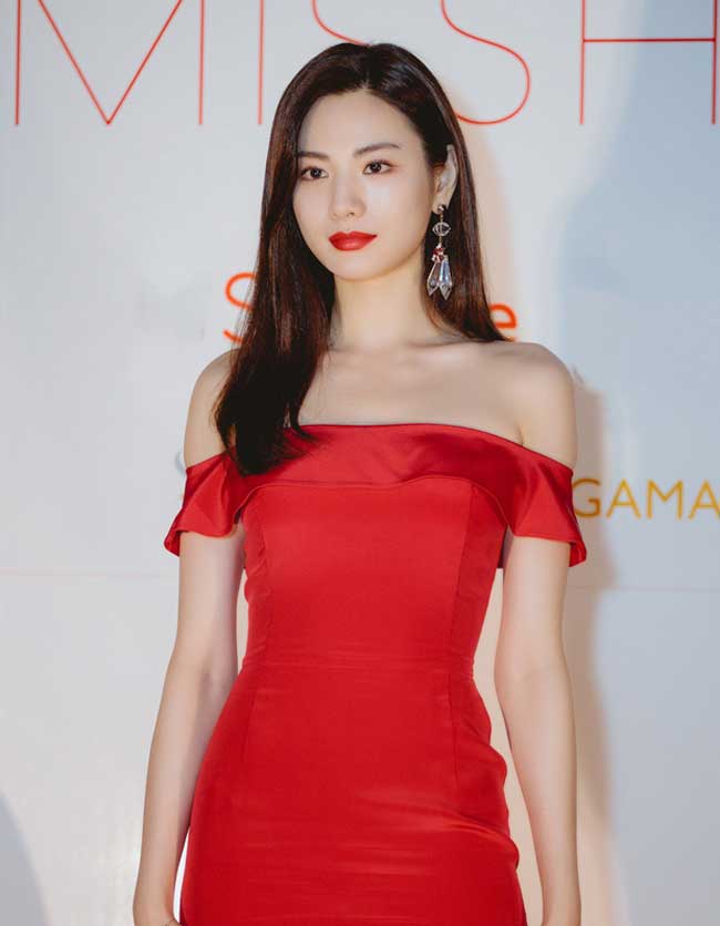 Nana - mỹ nhân Hàn Quốc vừa khiến fan Việt ngỡ ngàng vì vẻ đẹp tuyệt mỹ.