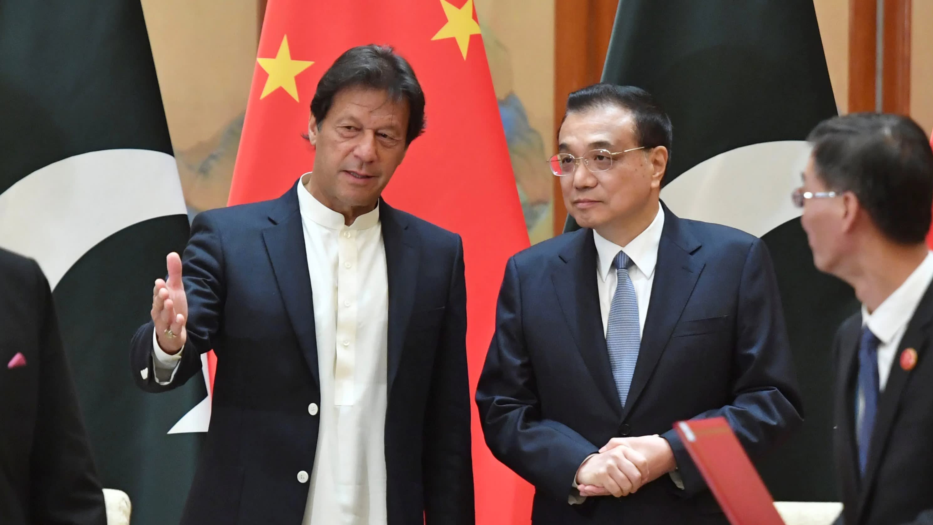 Thủ tướng Pakistan Imran Khan gặp người đồng cấp Trung Quốc Lý&nbsp;Khắc Cường ở Bắc Kinh.