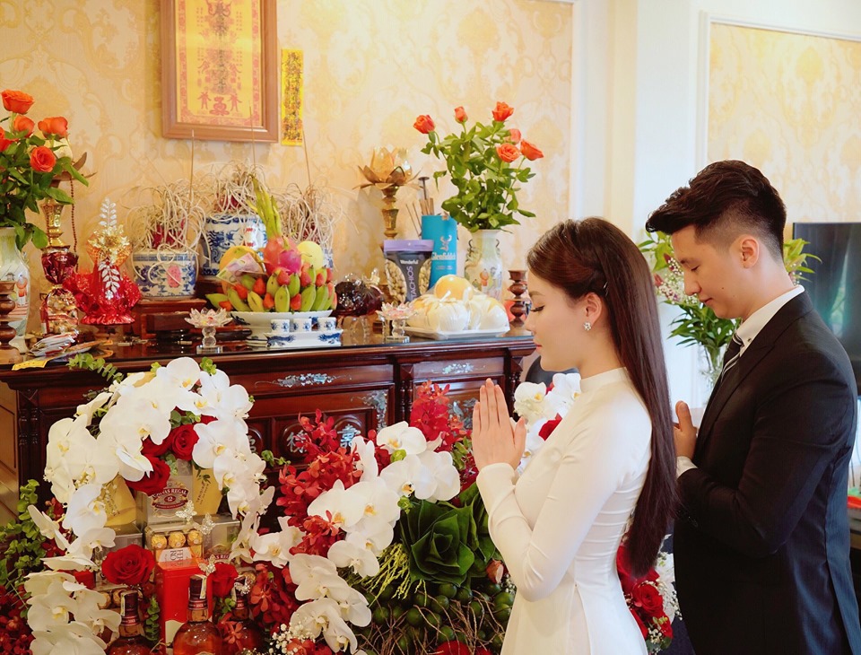 Trong lần thứ 2 dạm ngõ nhiều&nbsp;người hâm mộ&nbsp;đã chúc phúc cho Hà My&nbsp;sau mối tình đầy ồn ào với phi công Hà Duy, cuối cùng cô cũng đã tìm được hạnh phúc mới.