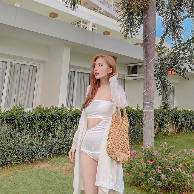 Linh Hương &#34;gây sốt&#34; mạng xã hội bởi những shoot hình nóng bỏng.&nbsp;