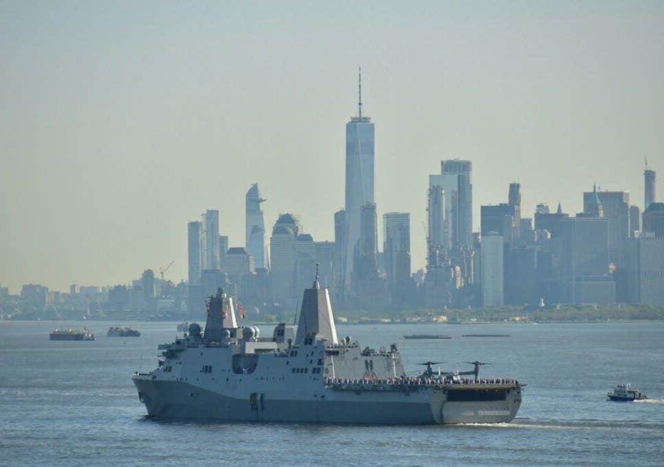 USS New York thường mở cửa cho du khách tham quan, nhưng đóng cửa vào đúng ngày 11.9 (Ảnh: Independent)
