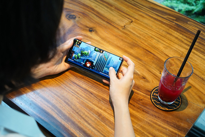 Trải nghiệm mượt mà, thoải mái là ưu điểm của Galaxy Note10 so với các đối thủ