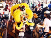 Thị trường - Tiêu dùng - Hà Nội: Chen nhau xếp hàng mua bánh Trung thu khiến phố Thụy Khuê ùn tắc nghiêm trọng