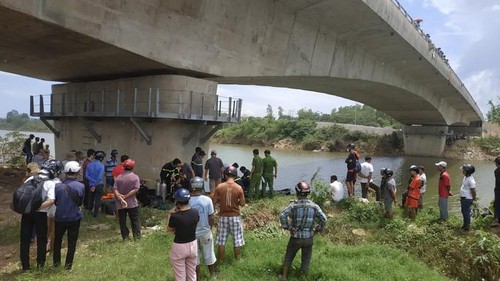 Cầu sông Hiếu nơi cô gái nhảy cầu tự tử.