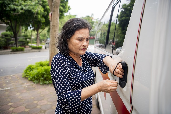 Bà Phan Thị Bính, Trưởng nhóm thiện nguyện xe cứu thương miễn phí.