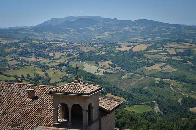 San Marino – quốc gia nhỏ bé nằm cạnh dãy núi Apennine