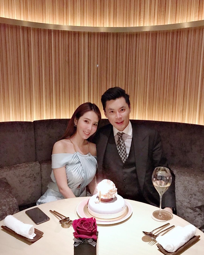 Hiện tại, Chu Kỳ Úc đã có bạn trai. Tuy nhiên, thông tin về người tình của cô được giữ kín với người hâm mộ.