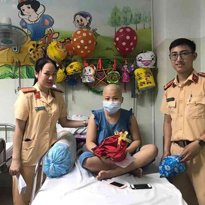 Những hình ảnh xúc động, ấm áp của các chiến sĩ CSGT Đà Nẵng cùng các bệnh nhi Ung bứu Đà Nẵng trong đêm phá cổ Trung thu đặc biệt.