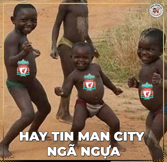 Tình hình fan Liverpool đêm qua nghe tin Man City ngã ngựa.