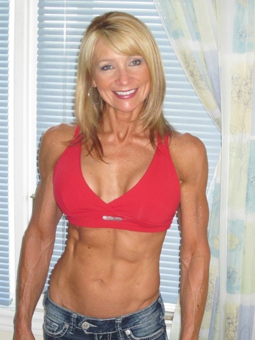 "Bà ngoại 6 múi" là tấm gương của việc chăm tập thể hình - 4