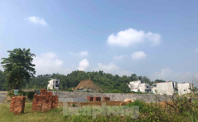 Theo phản ánh của người dân, dự án Kosy Moutain View - Lào Cai "dính" nhiều lùm xùm trong việc thu hồi đất, thi công dự án khi chưa đủ điều kiện....