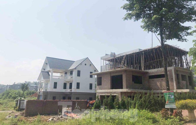 Mặc dù chưa hoàn thiện các thủ tục, hồ sơ xây dựng theo quy định của pháp luật, thế nhưng, dự án vẫn điều chỉnh quy hoạch và được doanh nghiệp thi công rầm rộ.