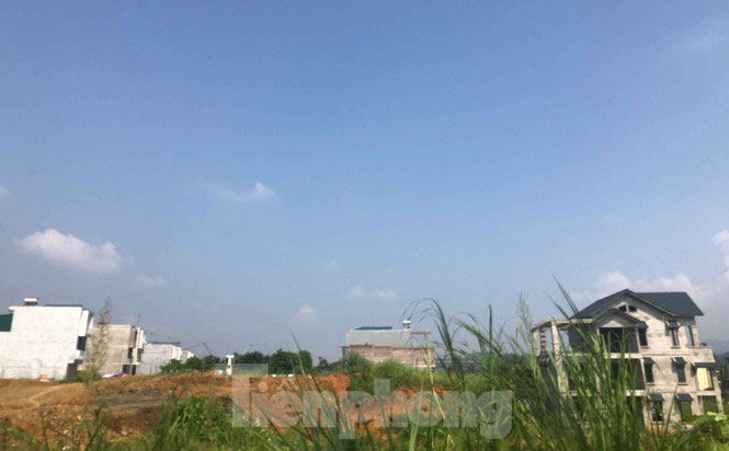 Chủ đầu tư dự án muốn tạo được quỹ đất đầu tư xây dựng nhà ở thương mại thì phải nhận chuyển nhượng đất từ tổ chức, hộ gia đình, cá nhân có đất trong vùng quy hoạch và phù hợp với kế hoạch sử dụng đất.