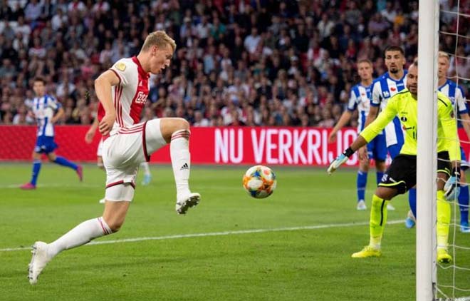 Heerenveen thua thảm trên sân Ajax