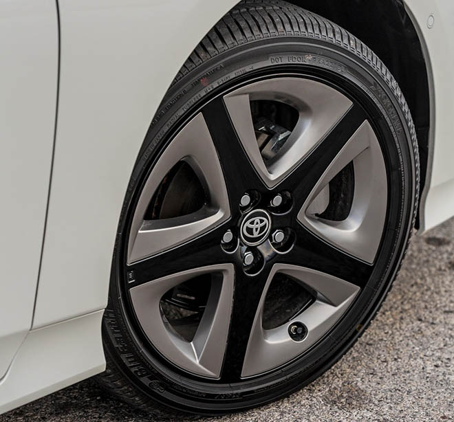 Toyota Prius 2020 phiên bản nâng cấp thêm tính năng hỗ trợ an toàn và Apple CarPlay - 6